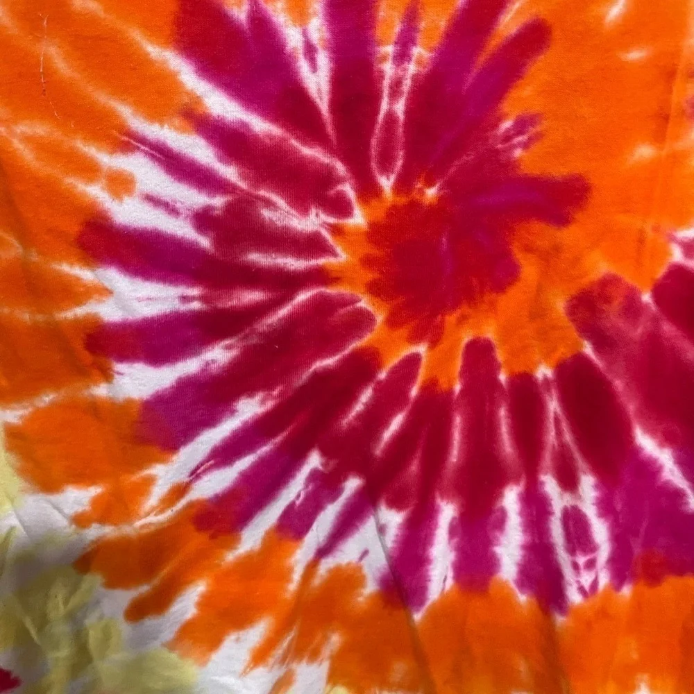 TIME 2 CELEBRATE Dynomite spiral tie dye short sleeve T-shirt size XL - Picture 3 of 5